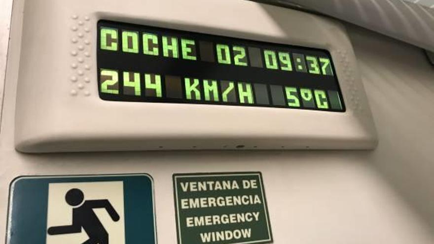 Indicador de velocidad del Euromed ya en la línea de alta velocidad hacia Barcelona.