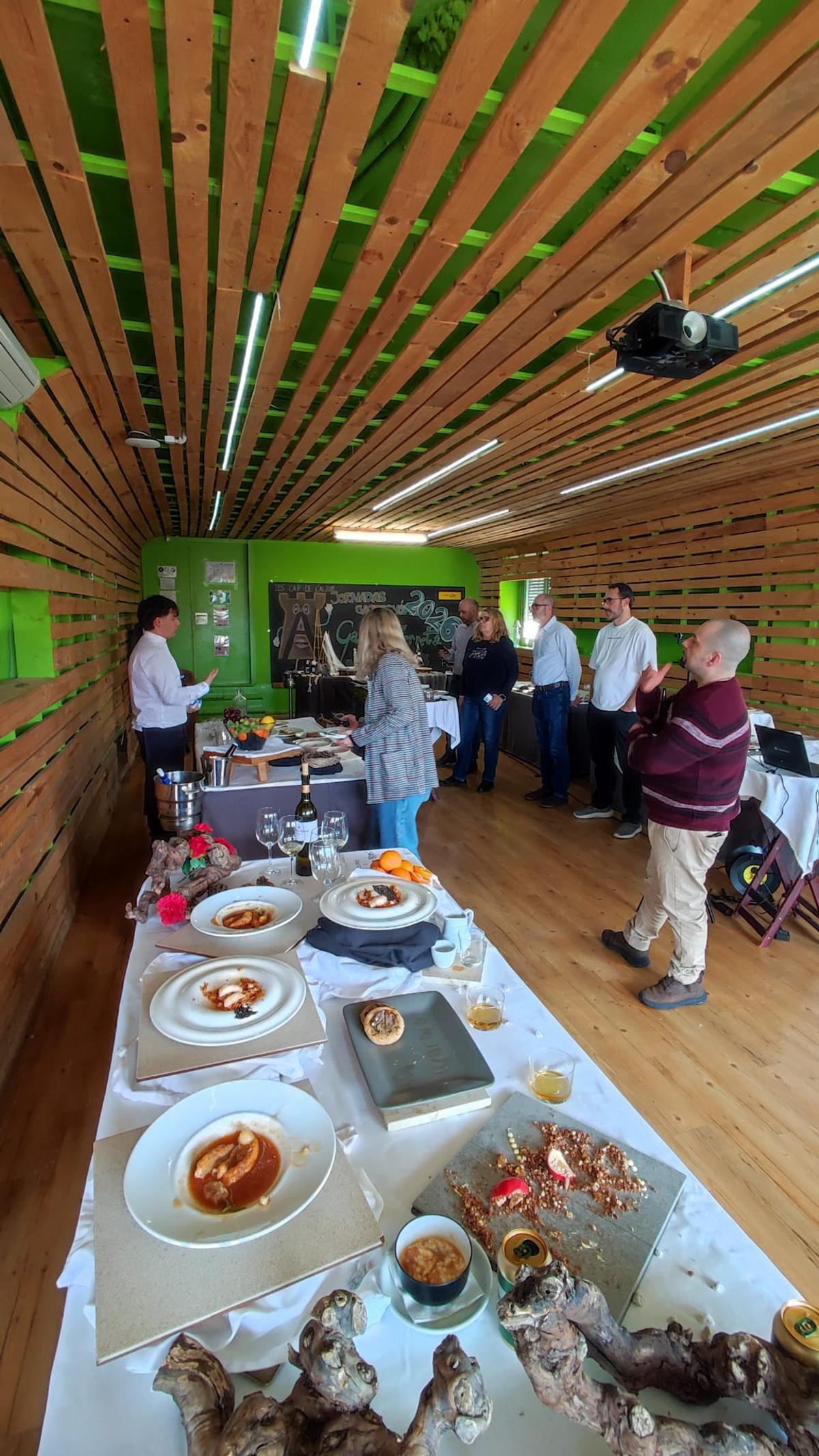 El jurado prueba los platos