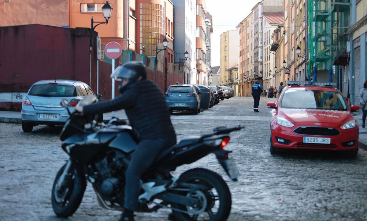 Un tramo de la calle Honesto Batalón.  | MARCOS LEÓN