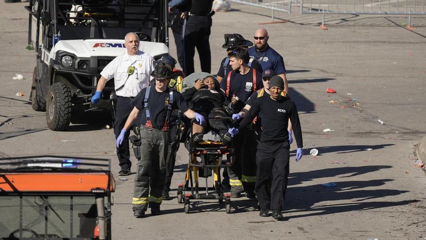 Un muerto y más de 20 heridos por un tiroteo durante la celebración de la Superbowl en Kansas City