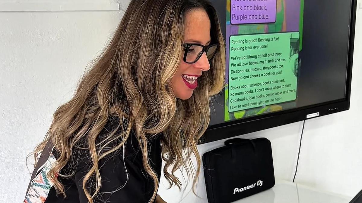 Sol Rodríguez, canaria y profesora de inglés que da las clases como dj