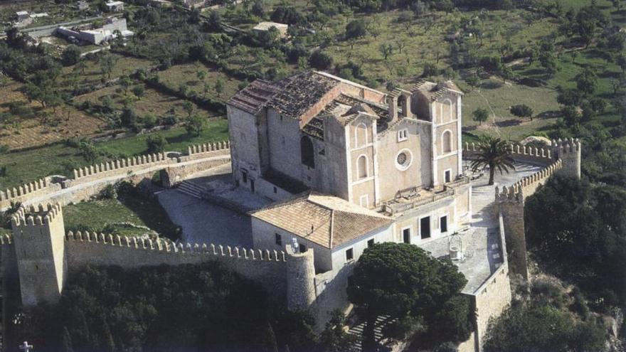 Malerischer Ort: Die Wallfahrtskirche Sant Salvador in Artà