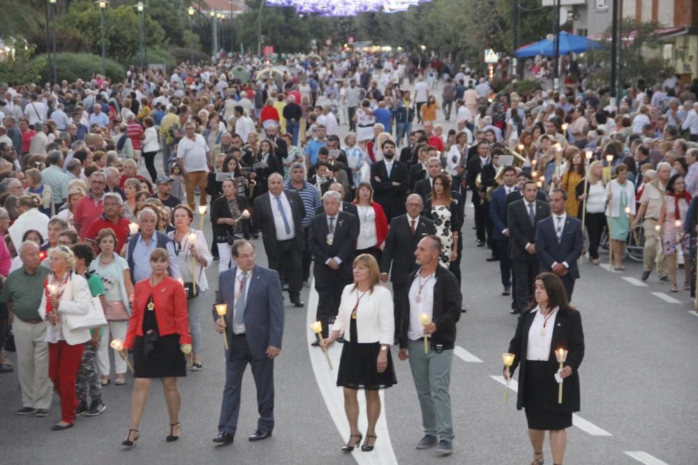 Un Cristo entre el fervor de la multitud. // Santos Álvarez