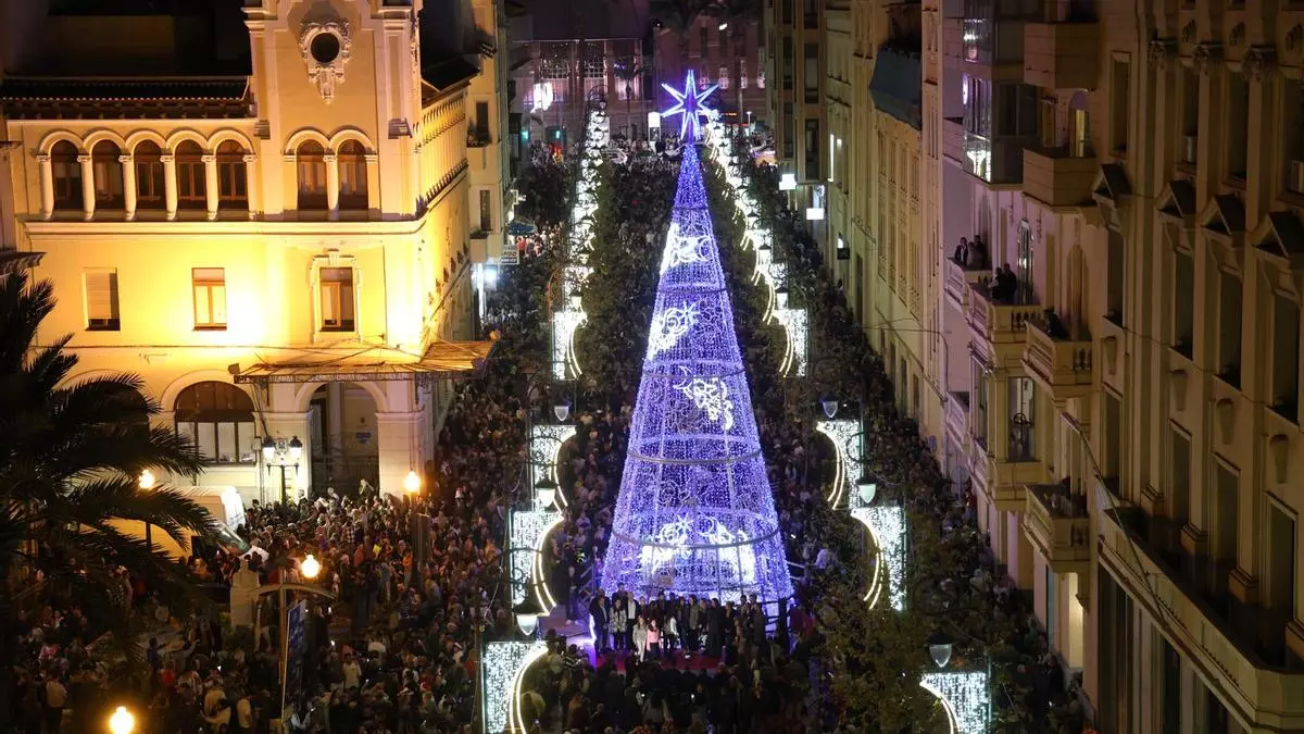 Descubre dónde brillará la Navidad 2025 en Alicante: estas calles se suman al encendido navideño