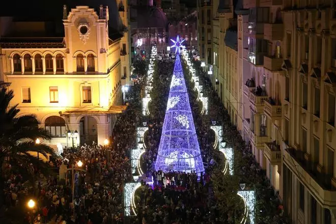 Así ha sido el encendido de las luces de Navidad en Alicante