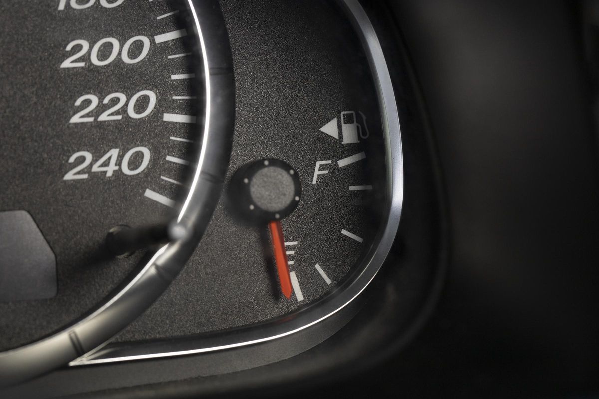 Te pueden hasta multar si te quedas sin gasolina en la carretera