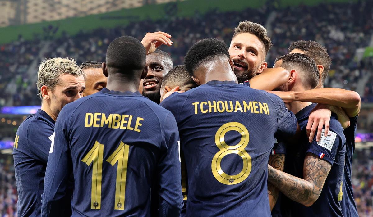 Los jugadores franceses celebran un gol ante Polonia.