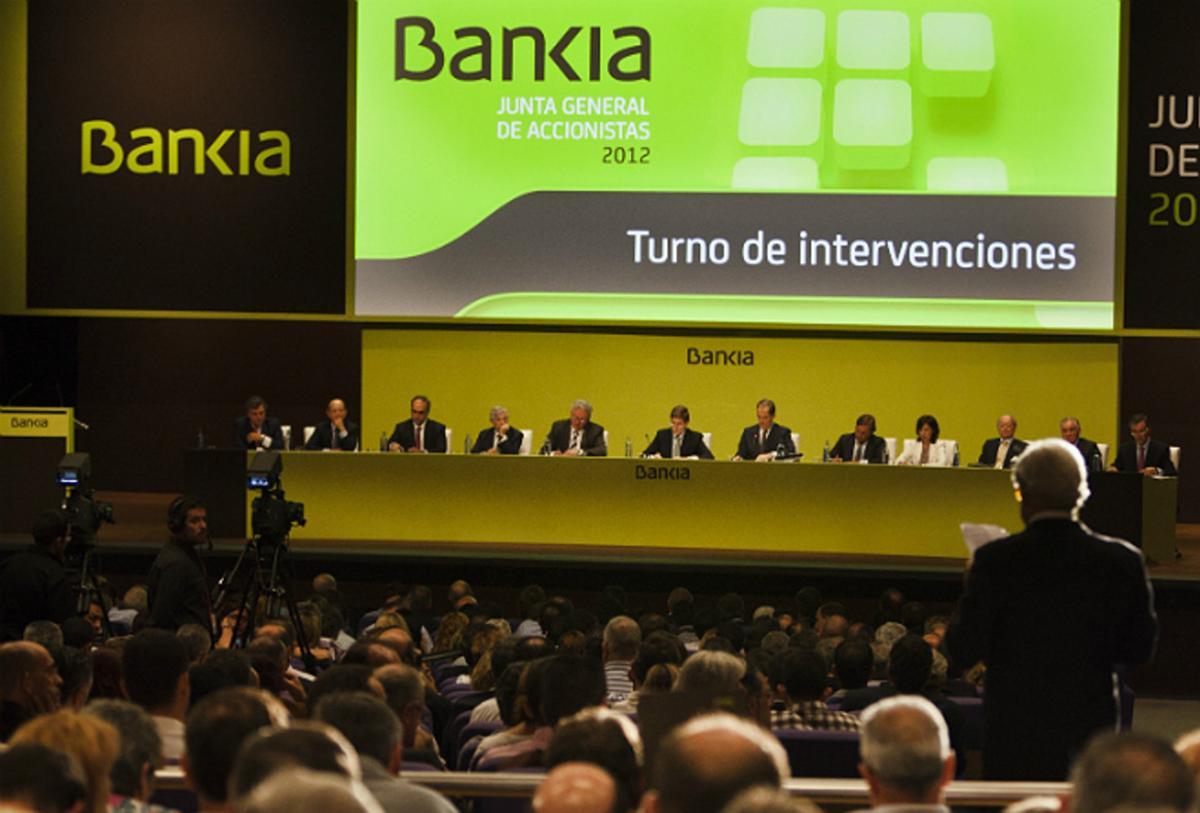 Minoritarios de BMN se agrupan para supervisar la fusión con Bankia