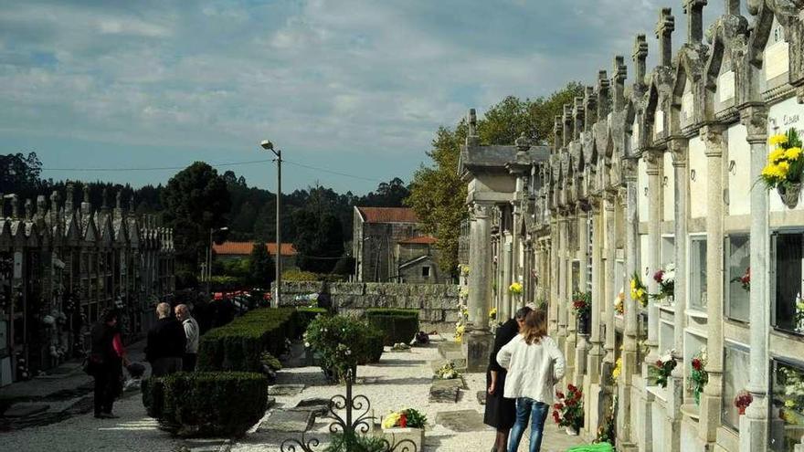 El cementerio parroquial de Rubiáns. // Iñaki Abella