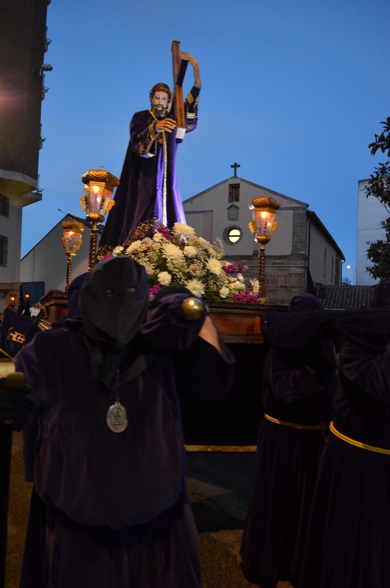 GALERÍA | Solemne Procesión de las Tinieblas, en Benavente
