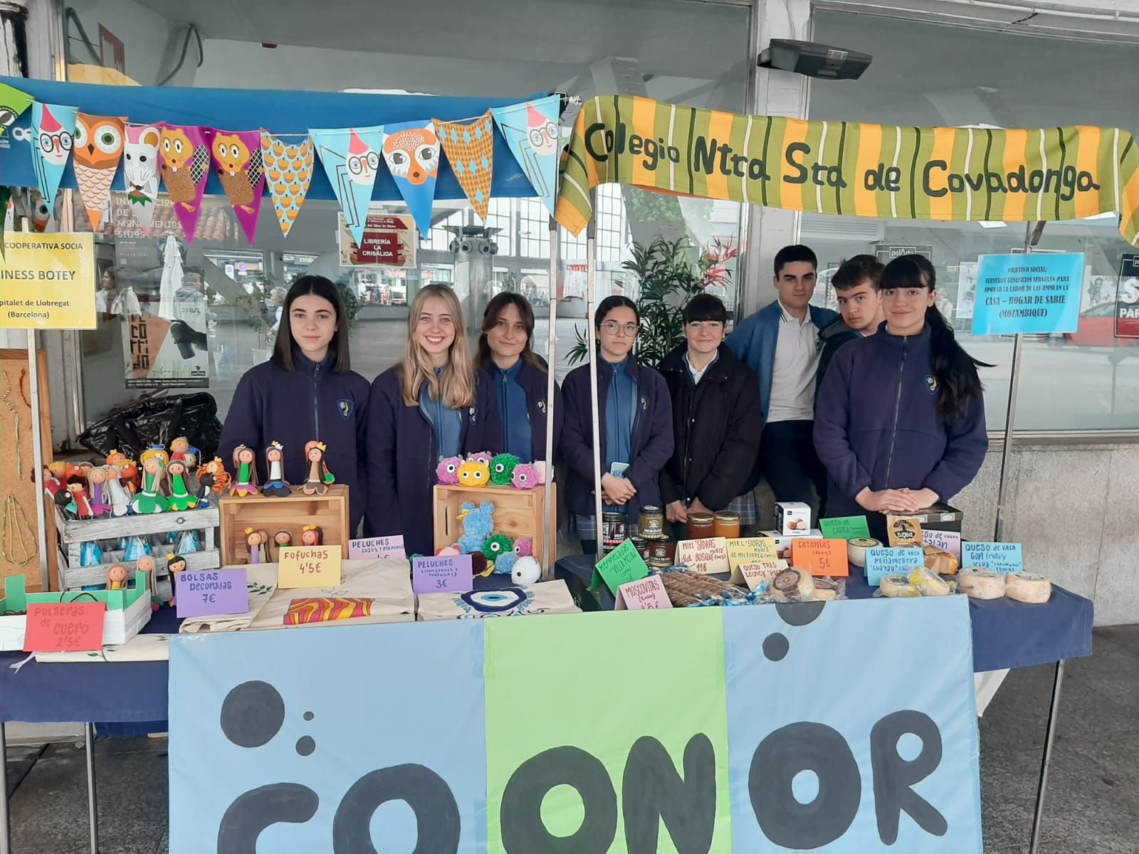 Siero celebra el mercadillo de cooperativas escolares: así ha sido la cita con los emprendedores noveles