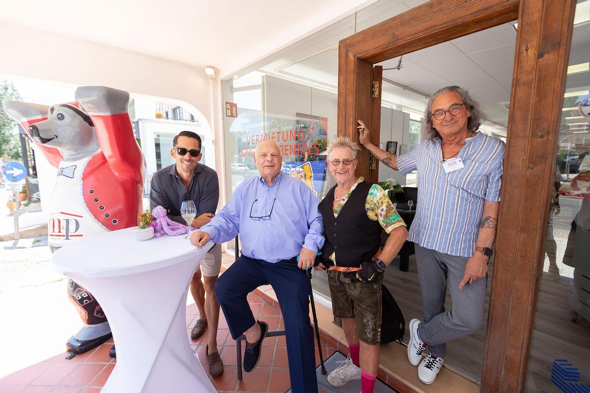 Marvin Bonitz, Lutz Minkner, Schauspieler Martin Semmelrogge und Künstler Herman bei einer vergangenen Vernissage.