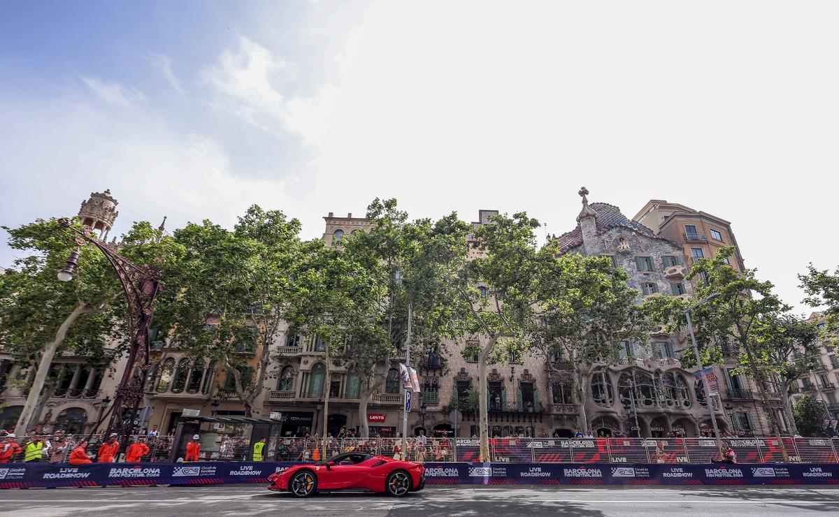 Exhibición F1 Barcelona: El Road Show en el Paseo de Gràcia, en imágenes Exhibición F1 Barcelona: El Road Show en el Paseo de Gràcia, en imágenes
