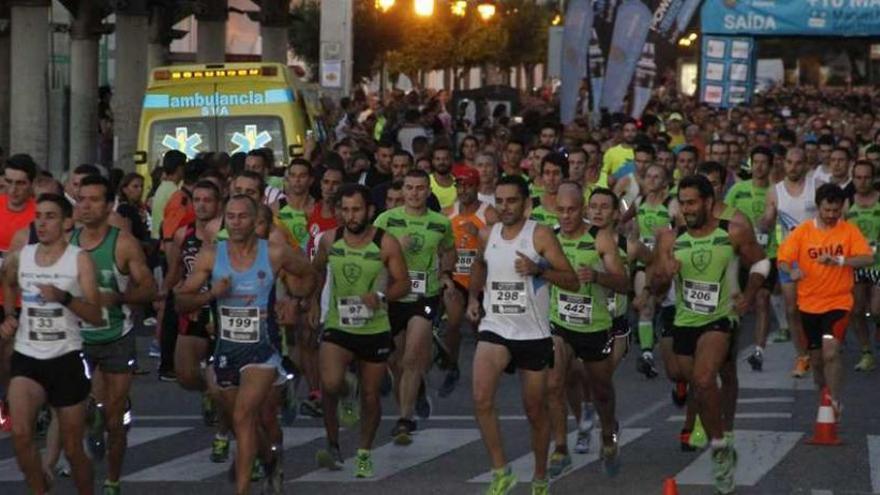 Grupo de participantes en la carrera. // Santos Álvarez