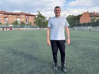 Toño Cascante, el entrenador que ha ascendido al Illueca y triunfa en el tardeo de Zaragoza: "No tengo ni un día de fiesta"