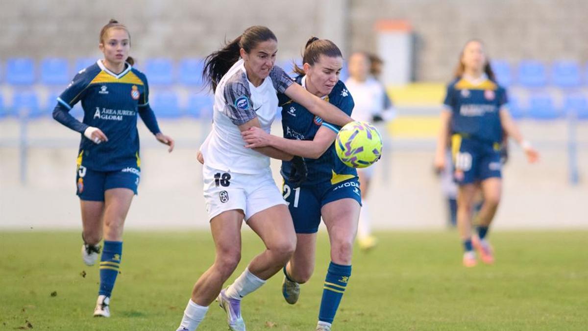 Una jugada del Badalona Women-Espanyol al Nou Estadi el cap de setmana passat