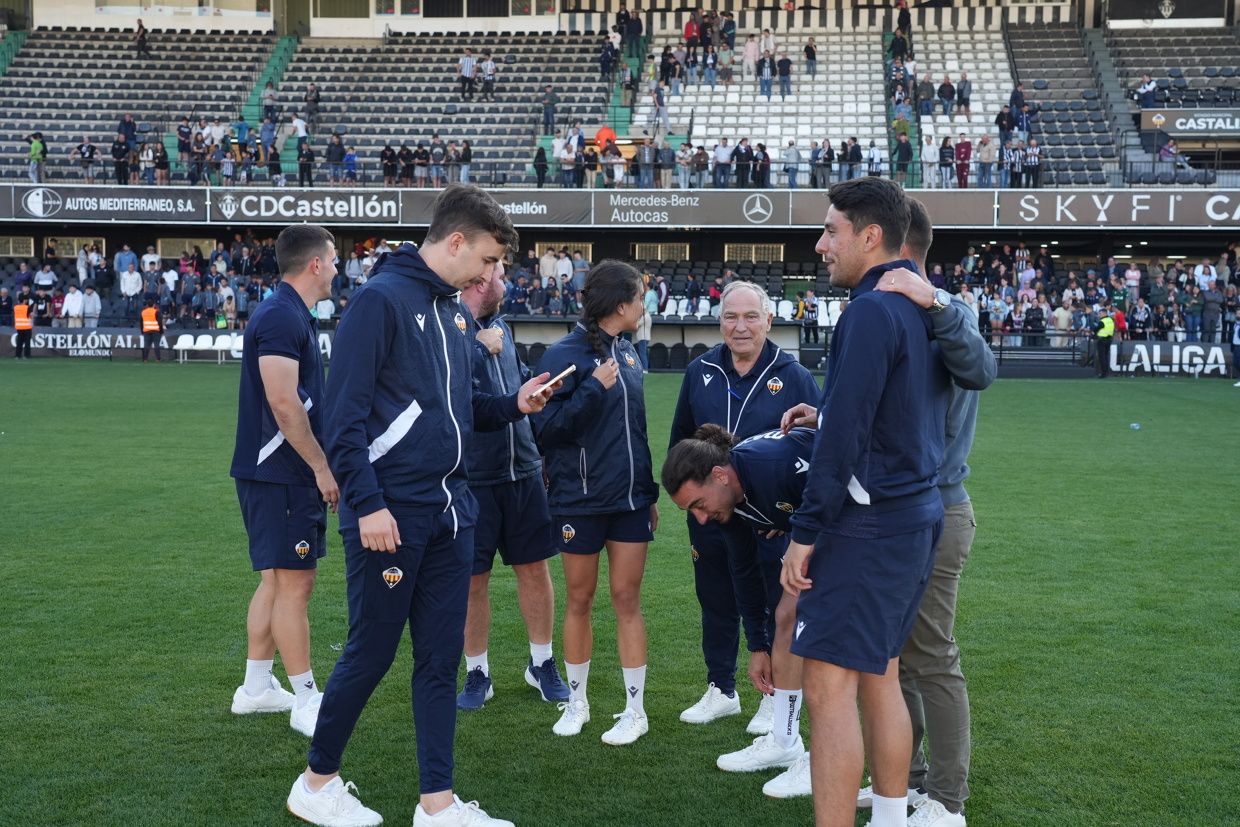 ¡Las mejores imágenes de la celebración del ascenso a Segunda Federación del Castellón B!