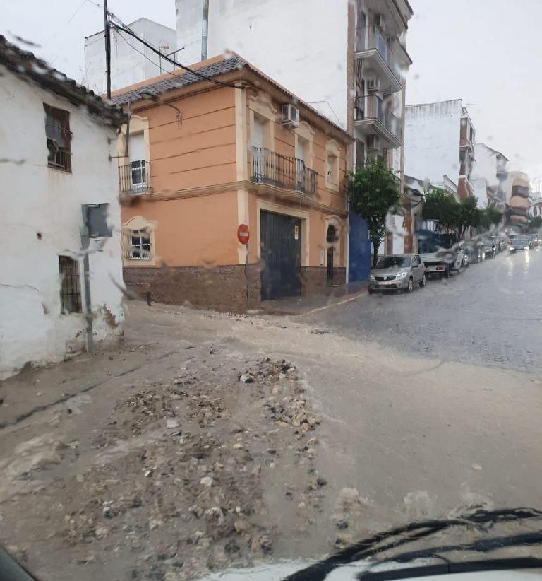 Calle afectada por el agua en Puente Genil.