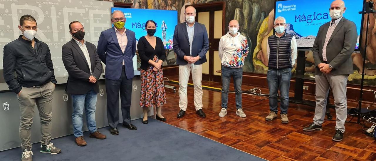 Organizadores y representantes del Cabildo de Tenerife, tras la presentación de la prueba.