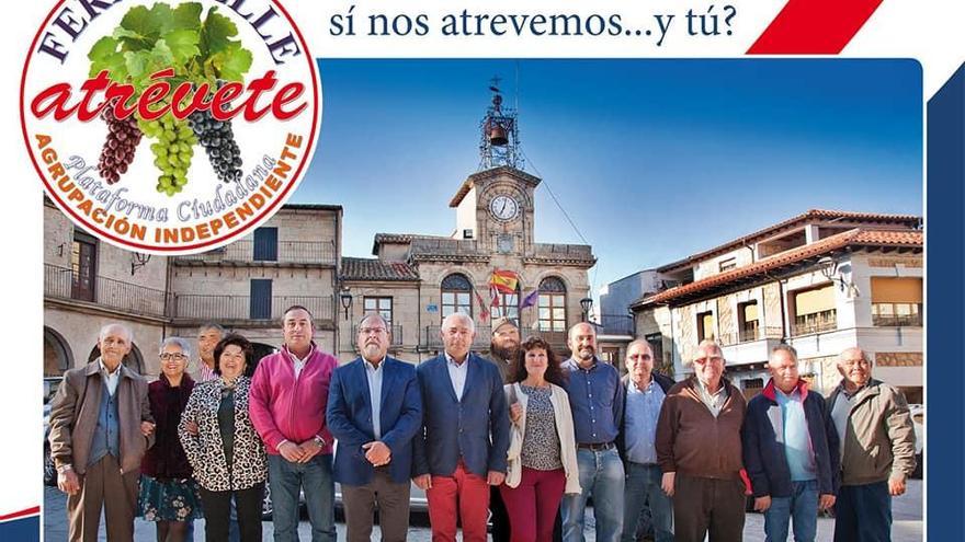 Nuria Peña, en el centro, en la foto oficial de la candidatura Fermoselle Atrévete