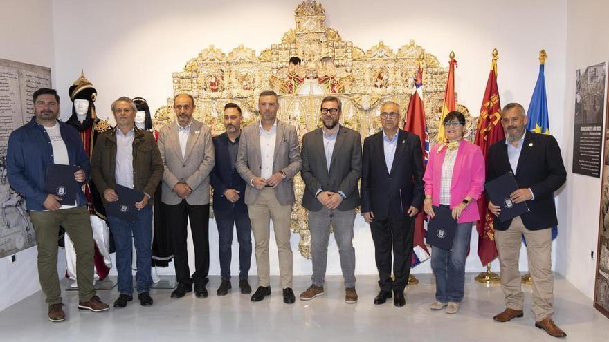 El Ayuntamiento de Caravaca entrega las ayudas municipales para colaborar con el desarrollo de las fiestas patronales