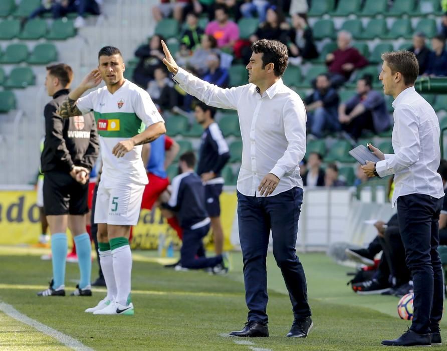 Los goles de Nino, Álex Fernández y Borja Valle le dan un respiro al equipo.