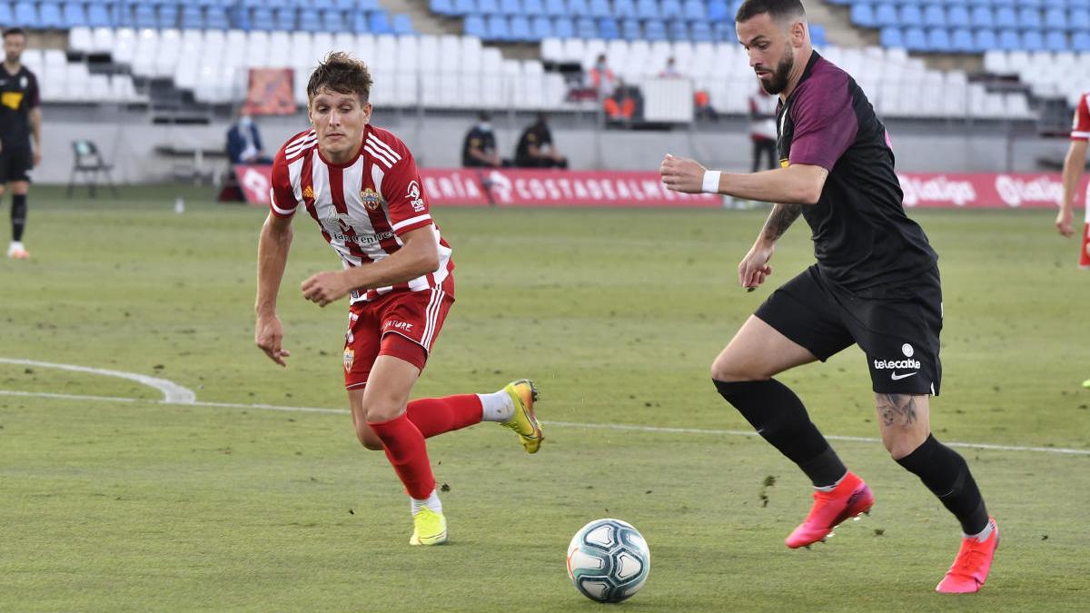 Álvaro Vázquez, en un partido con el Sporting.