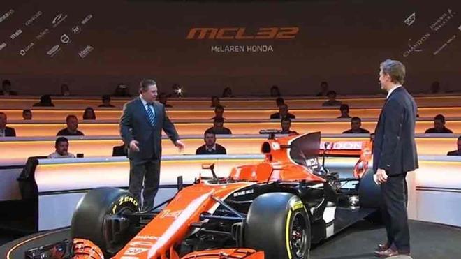 Zak Brawn, en la presentación del coche