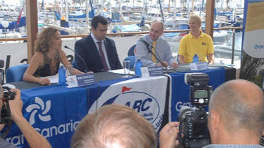 Luis Ibarra, Mimi González, Melchor Camón, Andrew Bishop y Nick Martin durante la presentación de ayer. i QUESADA