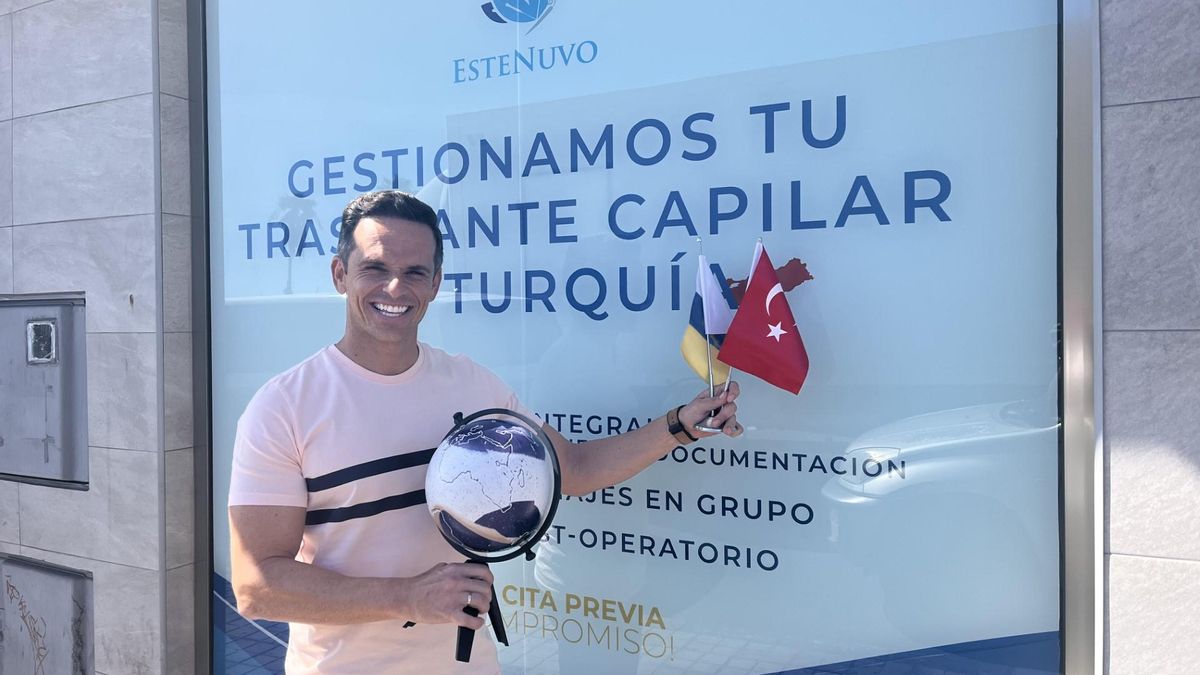 Rayco Marrero García, en la puerta de su centro Estenuvo, en la calle León y Castillo de la capital grancanaria.