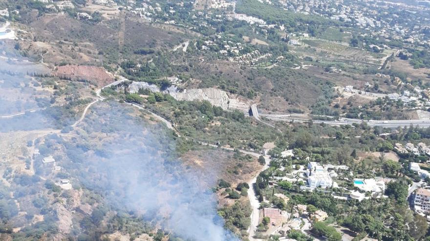 Controlados los  incendios forestales declarados en Marbella y Cómpeta