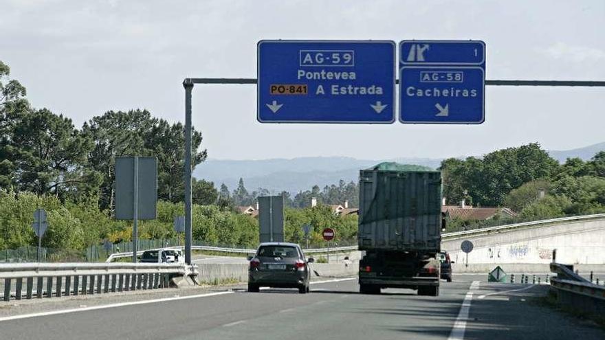 Primer y único tramo operativo de la AG-59, la autovía Santiago-A Estrada. // Bernabé/Cris M.V.