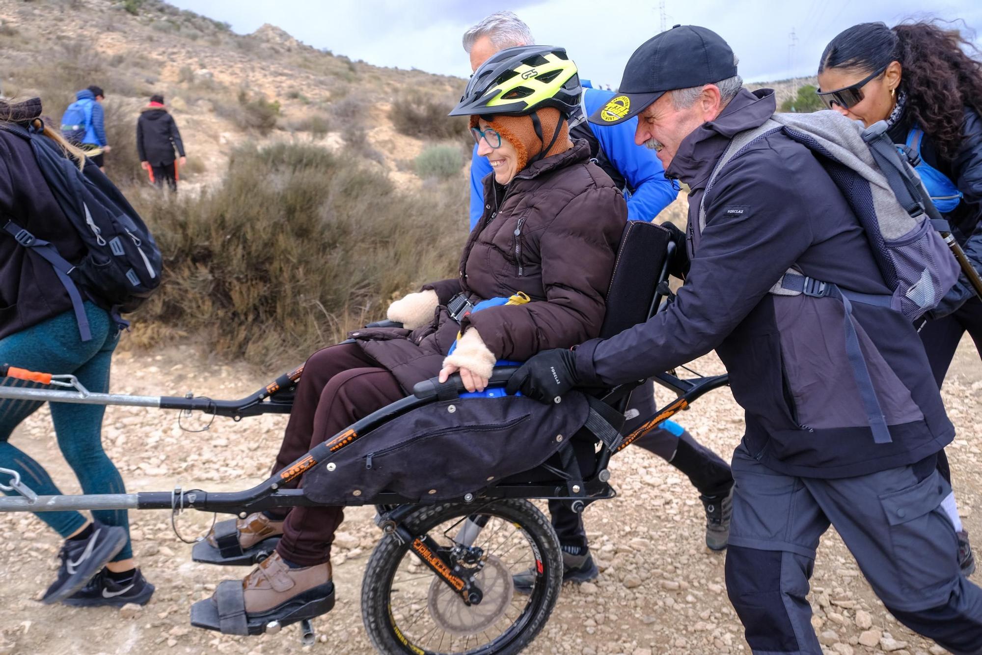 Así ha sido la subida más inclusiva al Monte Bolón de Elda en el día de Reyes