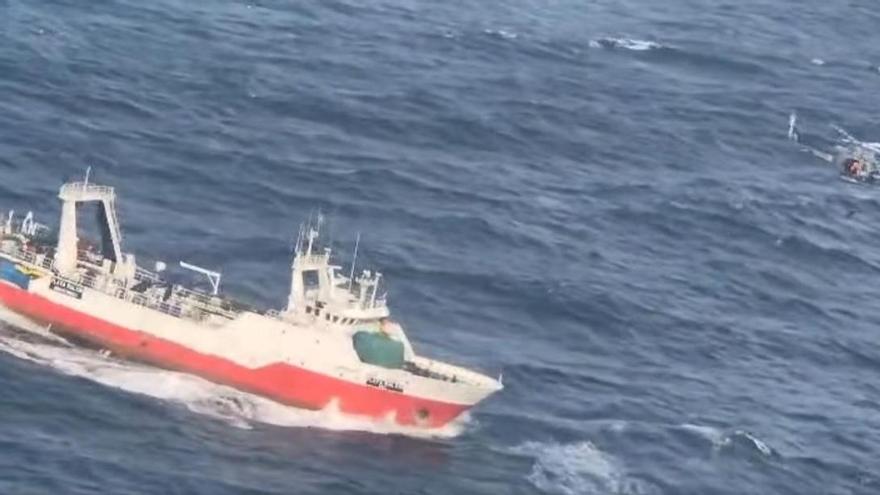 Rescate al límite: Evacúan a un tripulante del barco de capital gallego «Playa Malvín» a 260 kilómetros de Montevideo