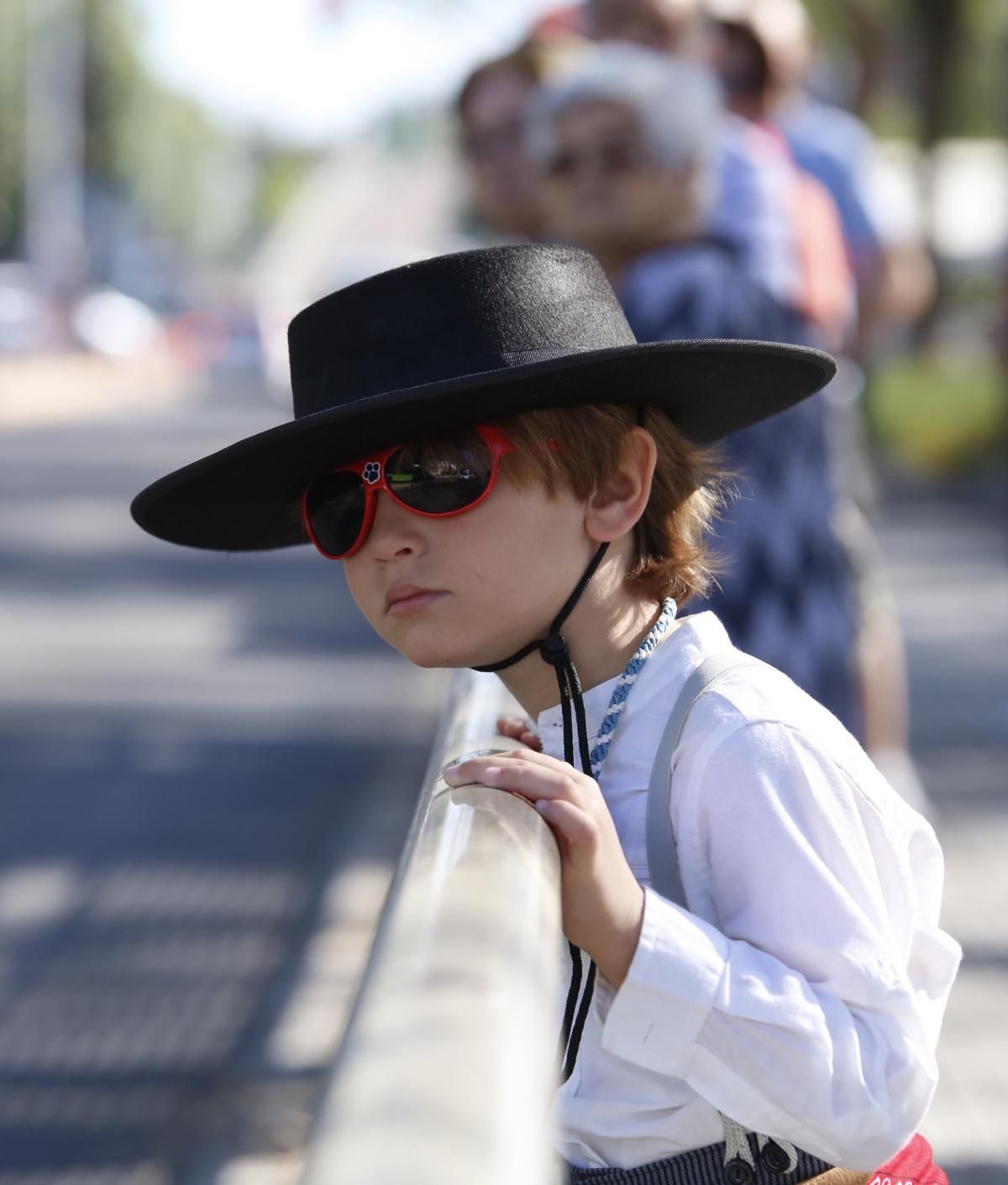 Gran ambiente y día soleado para la romería de Linares