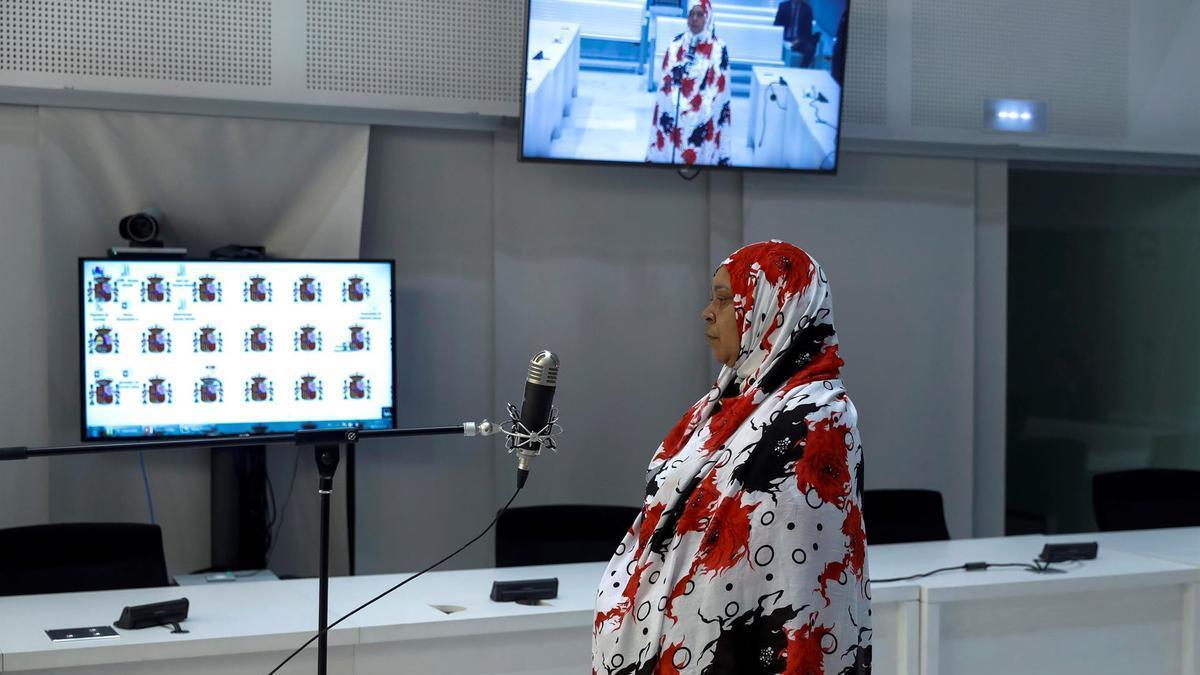 Silvia Celestín, que fue condenada por captar a mujeres en redes sociales para casarlas con combatientes del Estado Islámico en Siria, durante el juicio en la Audiencia Nacional.