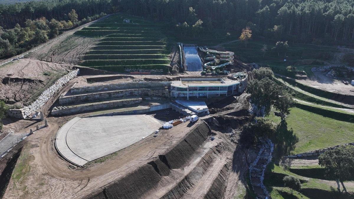 Santiago Martínez, portavoz de Alcral, asegura que las obras van dentro del plazo previsto.