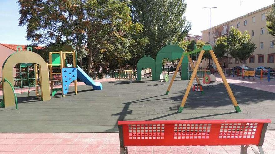 Aspecto que presentaba ayer el parque Míster Iglú en la calle Río Cea, que se inaugura mañana martes.