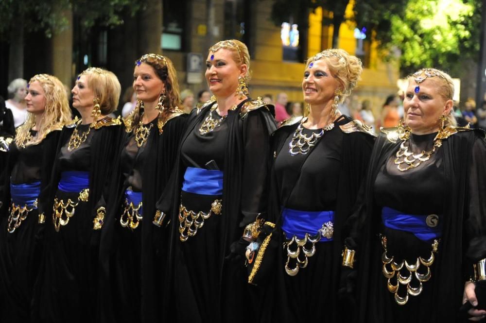 Desfile de Moros y Cristianos por las calles de Mu