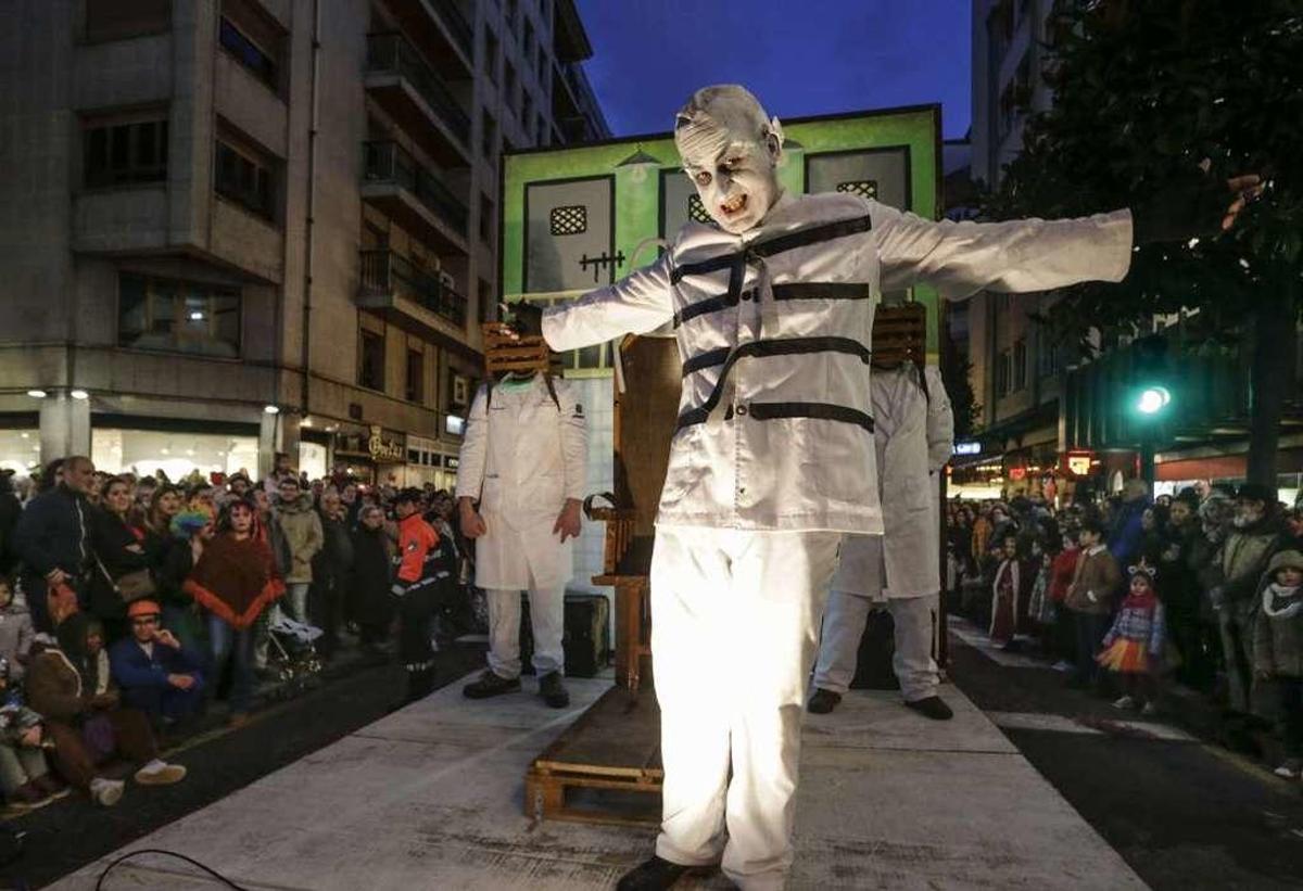 Nosferatu en una silla eléctrica.