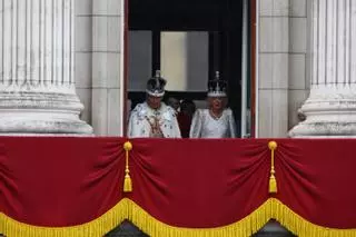 La coronación de Carlos III, en directo | Carlos y Camilla se dirigen ya a Westminster en la carroza real