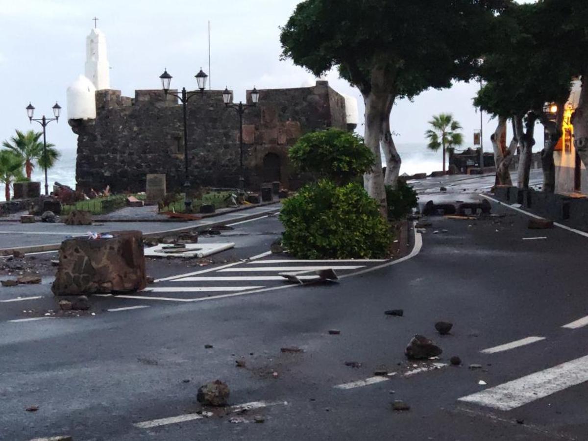 Desperfectos en Garachico tras el oleaje