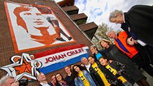 Así es el mural en honor a Johan Cruyff