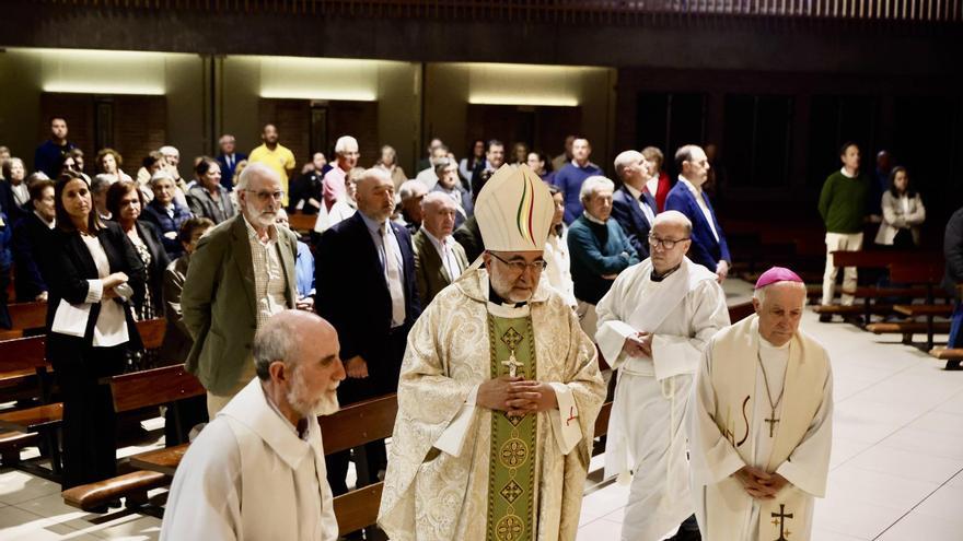 El Arzobispo celebra &quot;el milagro&quot; de contar con la Cocina Económica de Gijón por &quot;abrazar a los más pobres&quot;