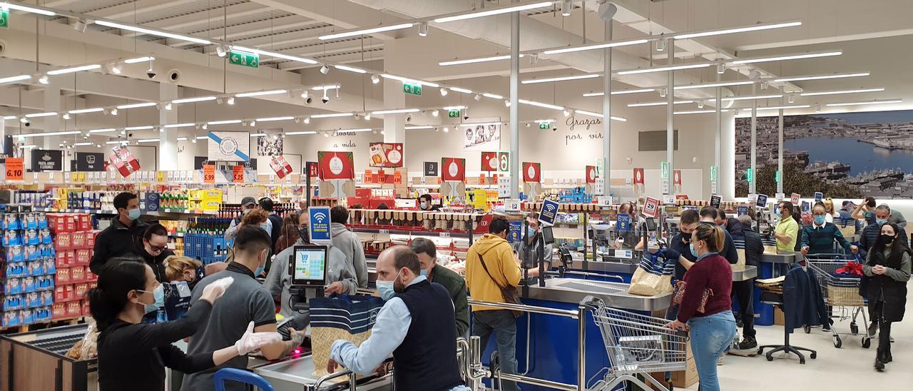 Interior de un supermercado