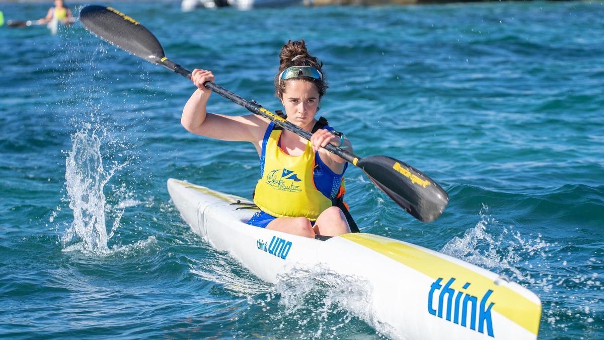 Marta Noguera palea durante una competición.