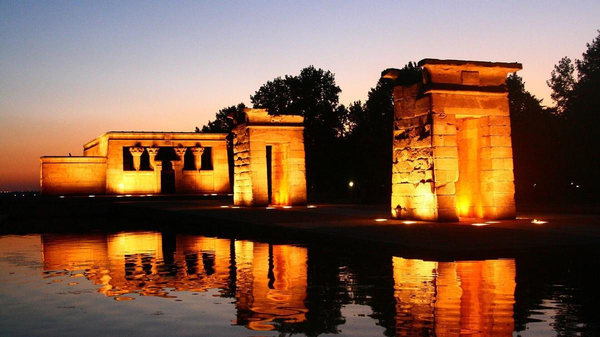 La historia del Templo de Debod se remonta a más de 2.200 años, cuando fue construido en la región de Nubia, en el sur de Egipto