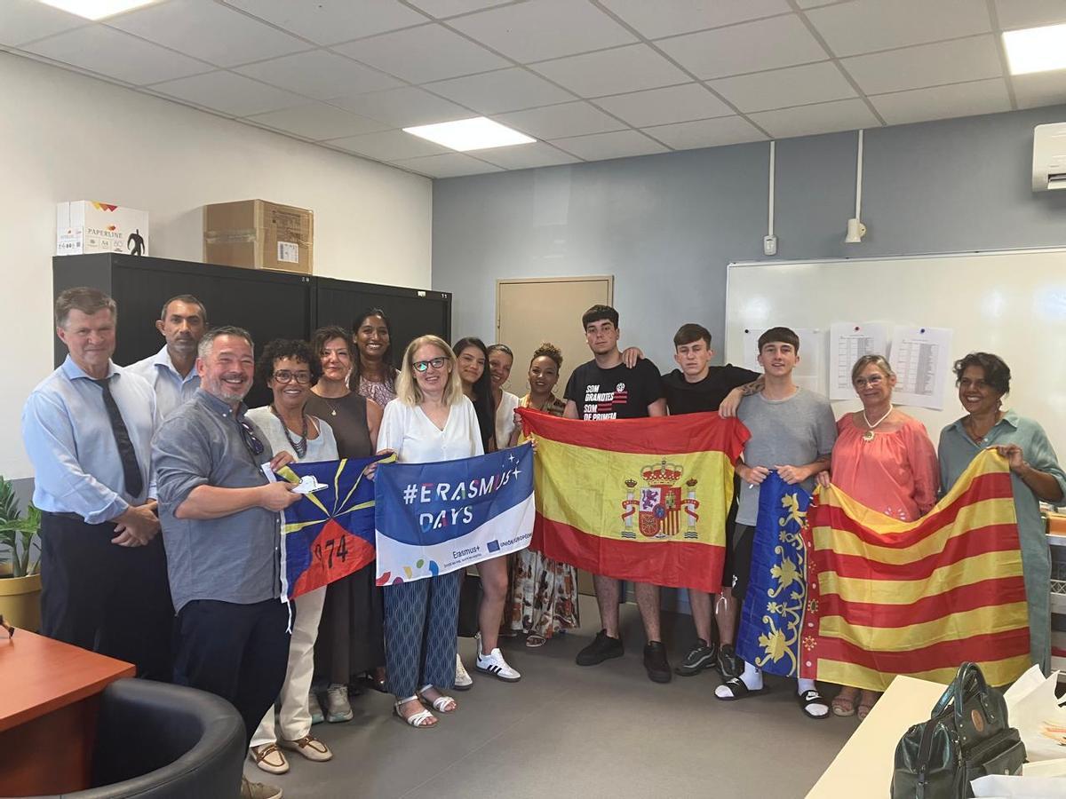 Alumnado y profesorado del centro Juan XXIII de Burjassot en uno de los programas Erasmus.