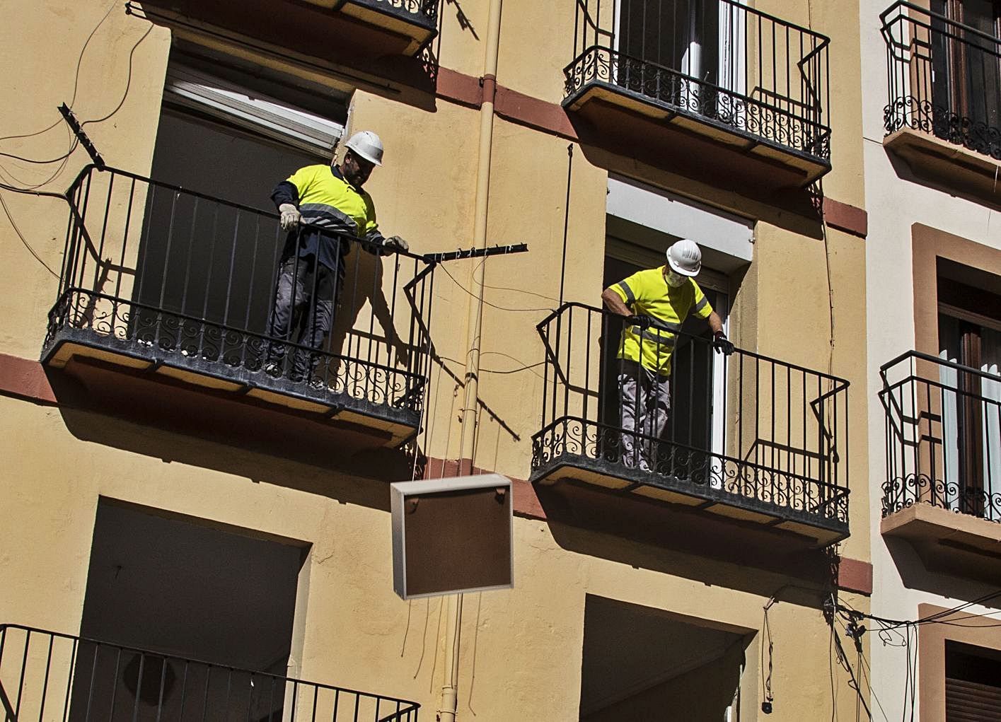 El edificio ha permanecido desde enero de 2020 vallado por su peligrosidad. | 