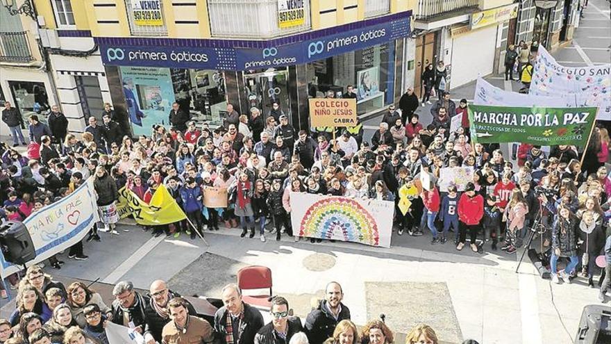 Los escolares egabrenses celebran el Día por la Paz y la No Violencia escolar